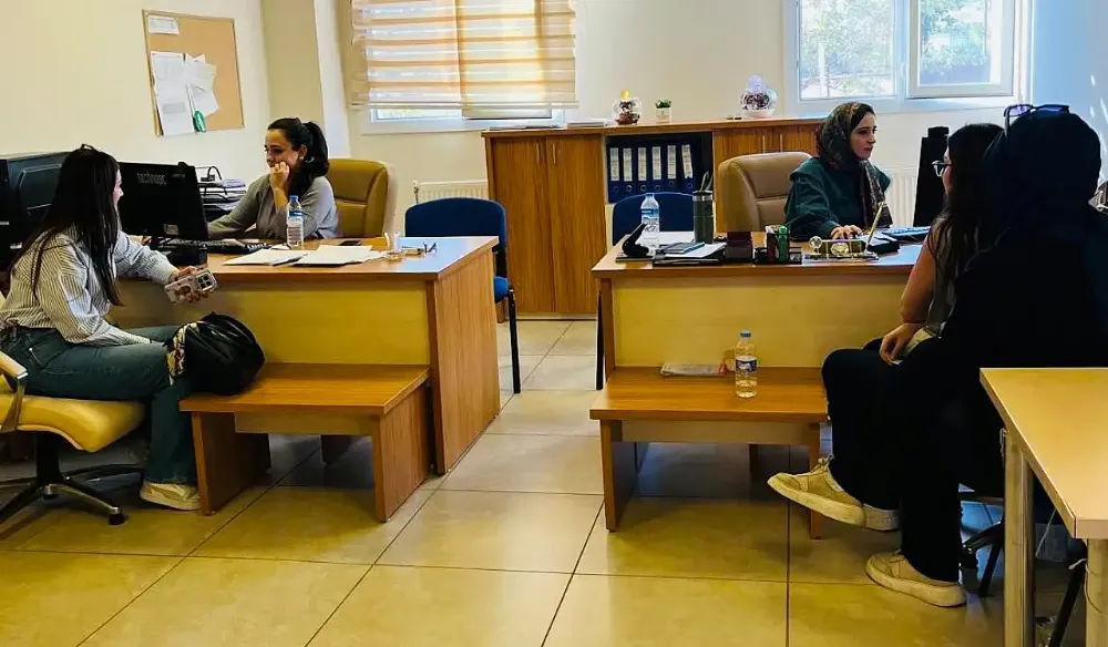 Siirt Üniversitesi’nde Yeni Eğitim-Öğretim Yılı Coşkusu Öğrencilere Sıcak Karşılama Siirt