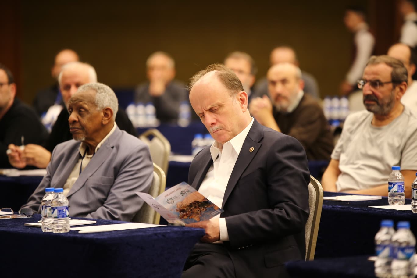 Son Gelişmeler: İslam Birliği ve Türkiye'nin Geleceği Üzerine Tepkiler Mehmet Güney