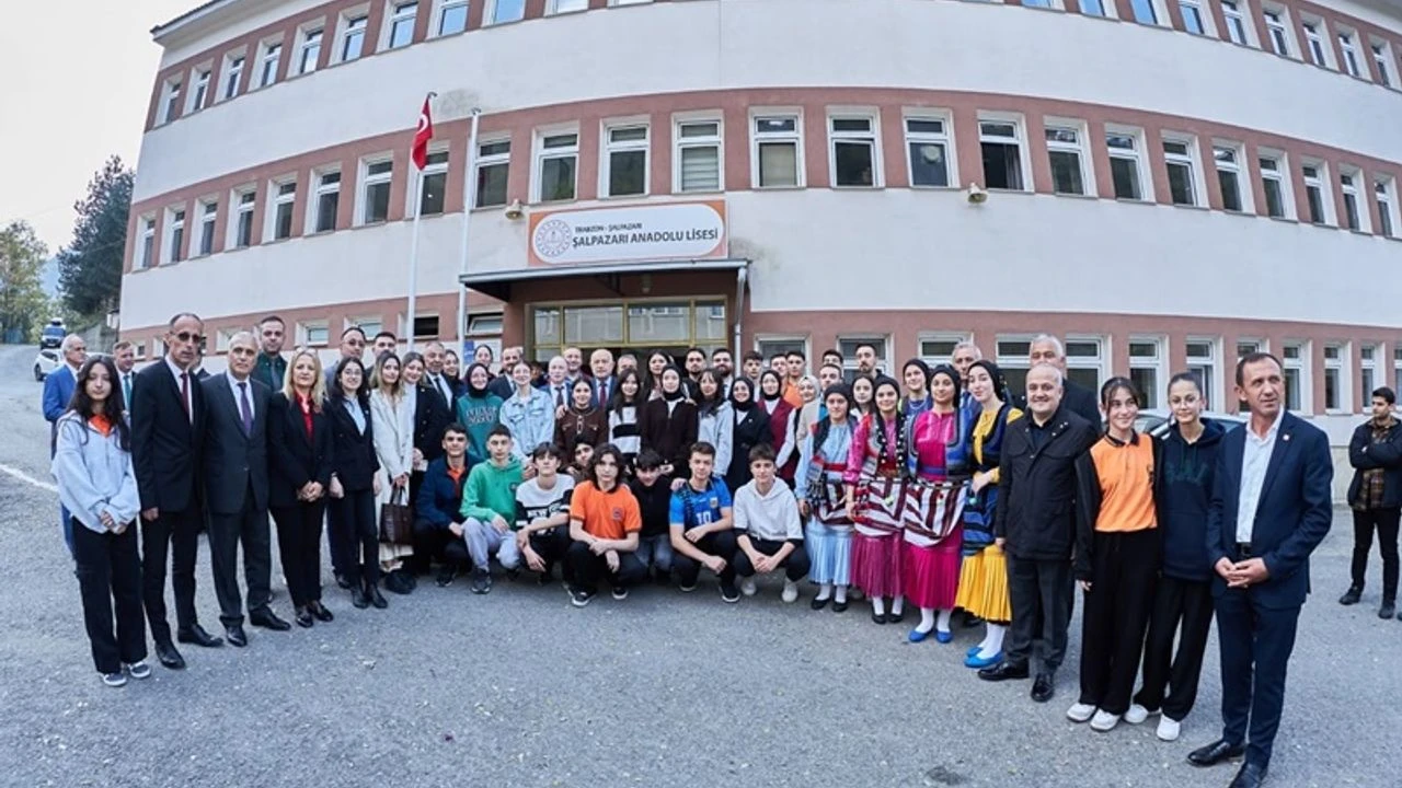 Şalpazarı Anadolu Lisesi Kütüphanesi: Eğitimde Yeni Bir Dönem Başladı! 1763317912 Salpazari Anadolu Lisesi Kutuphanesi Egitimde Yeni Bir Donem Basladi