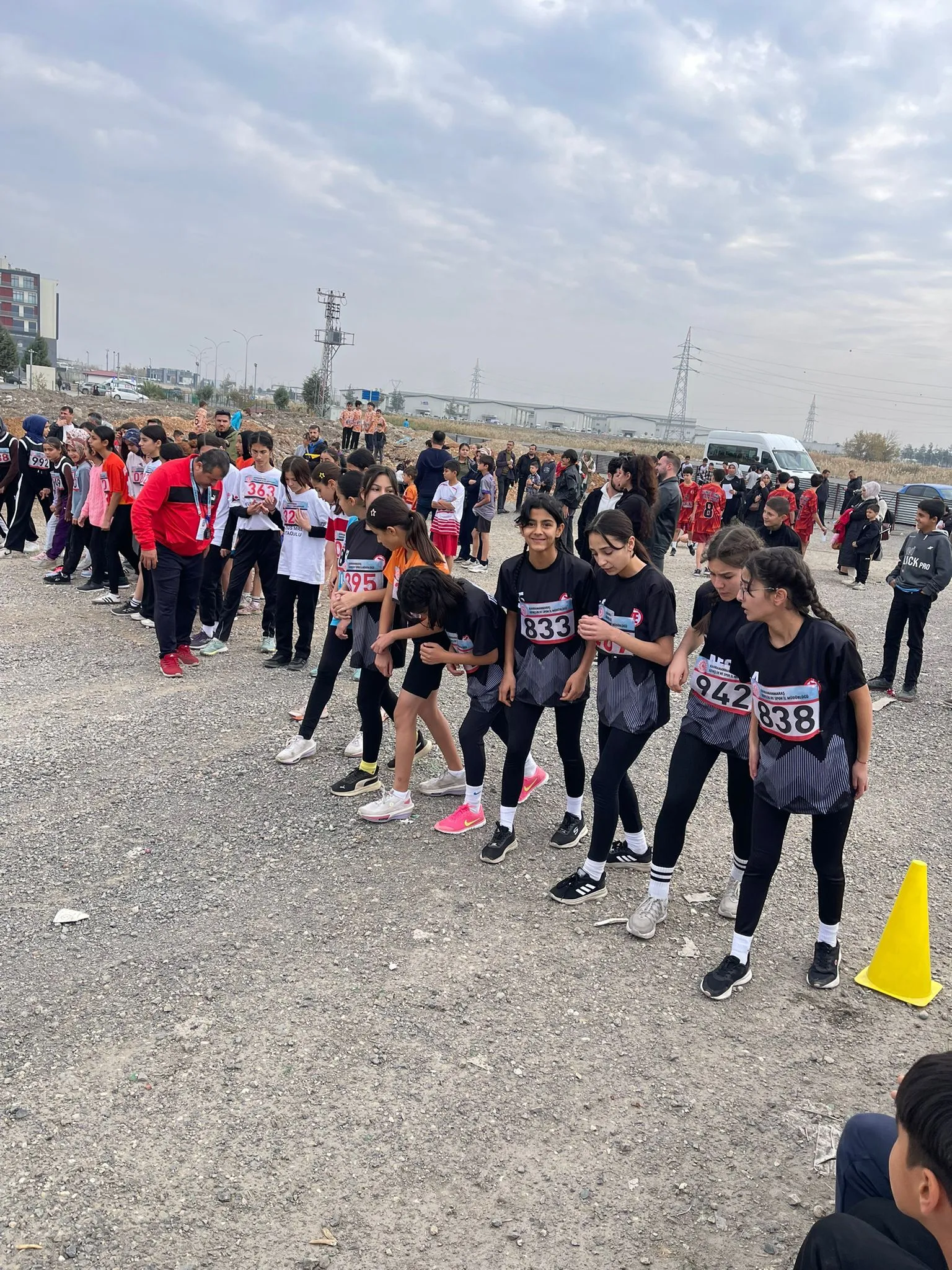 TEAŞ İstiklal Ortaokulu Sporcuları