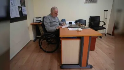 Tekerlekli Sandalyedeki Kahraman Öğretmen: Özel Bireylere Destek Olmanın Gücü Hasan