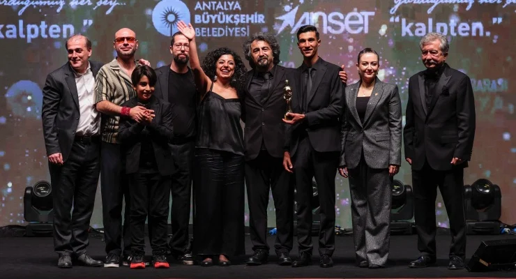 62. Antalya Altın Portakal Film Festivali’nde ‘Tavşan İmparatorluğu’ Rüzgarı Esti!