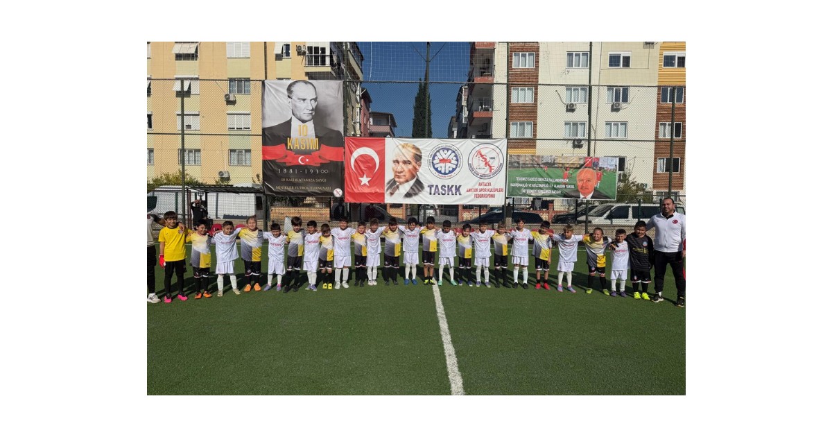 Antalyada U11 ve U12 Ligi Vali Alaaddin Yuksel ile Gol