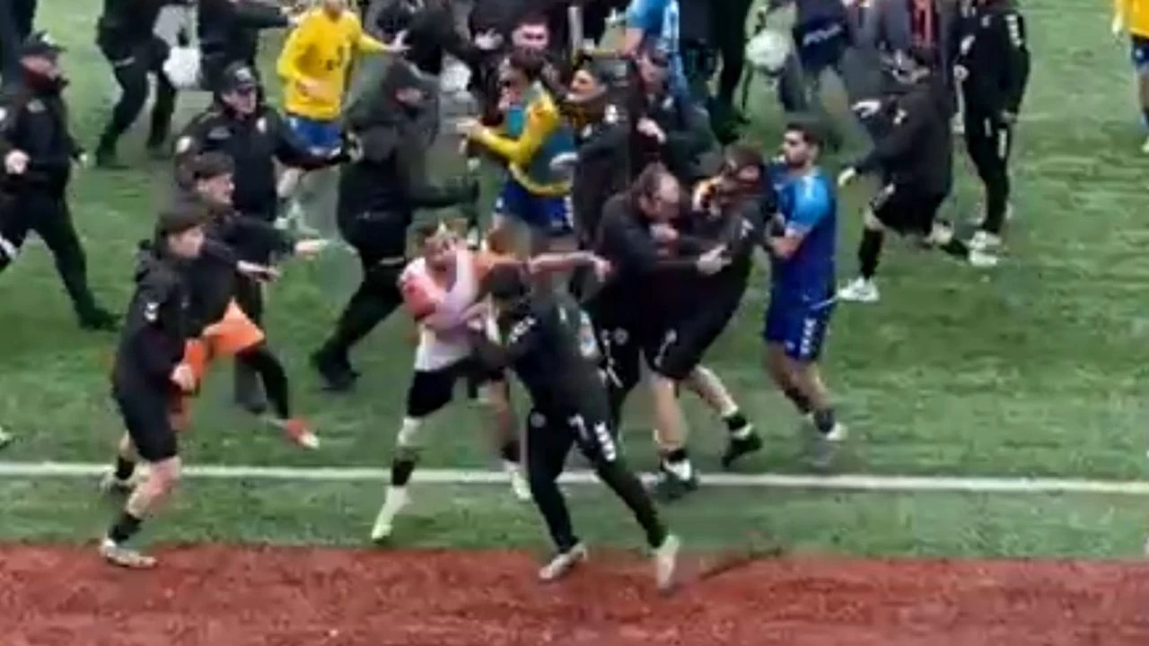 Artvin'de Futbol Maçı: Transfer Haberi Şampiyonluğu Belirliyor! Artvinde Futbol Maci Transfer Haberi Sampiyonlugu Belirliyor