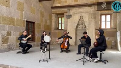Niğde Güzel Sanatlar Lisesi Öğrencileri Atatürk’ün Sevdiği Türküleri Seslendirdi Eğitimde