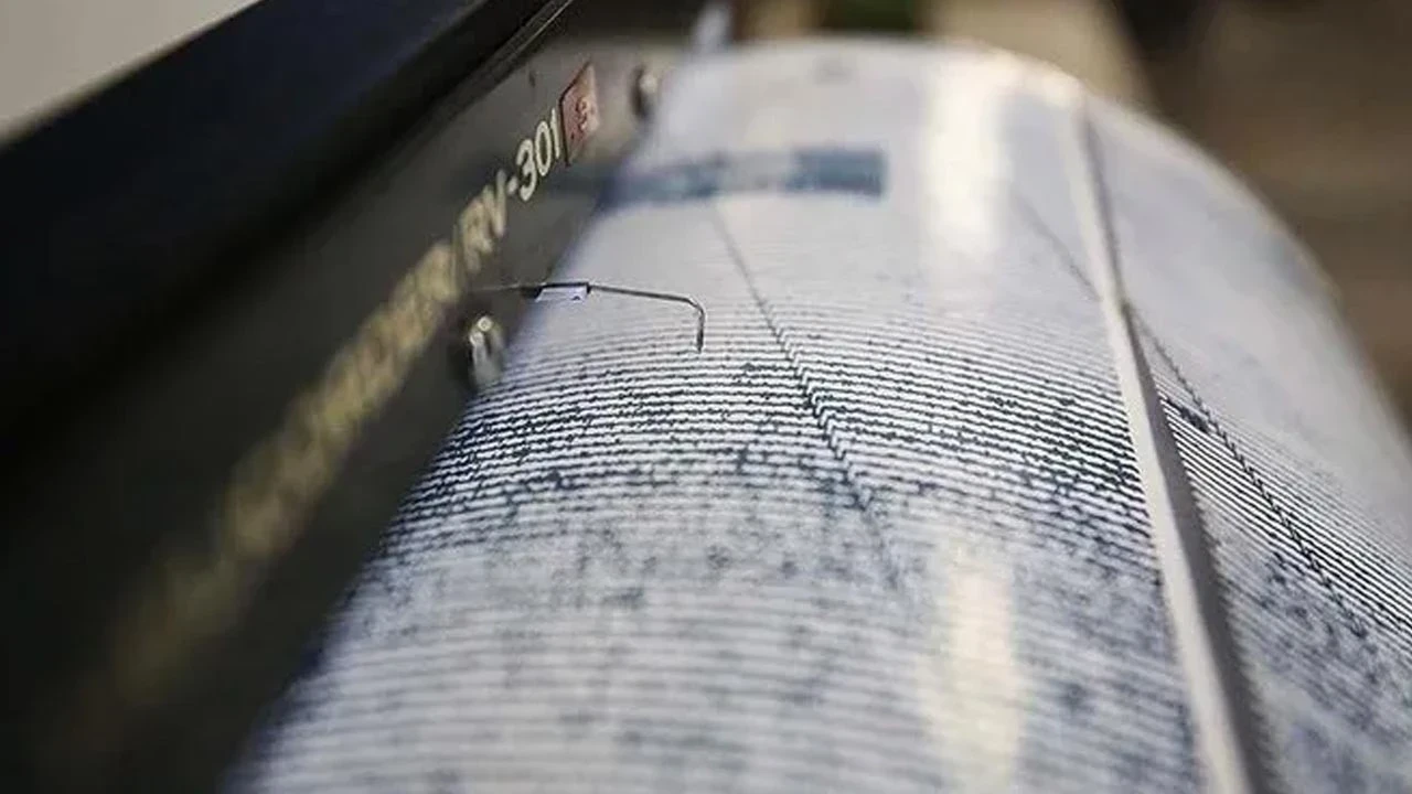 Balıkesir'de Sarsıcı Deprem: Şiddet, Merkez ve Can Kaybı Bilgileri Son depremler... Balıkesir'de deprem mi oldu? Balıkesir depreminin şiddeti kaç? Kaç şiddetinde deprem oldu? İzmir'de deprem mi oldu? Bursa'da deprem mi oldu?