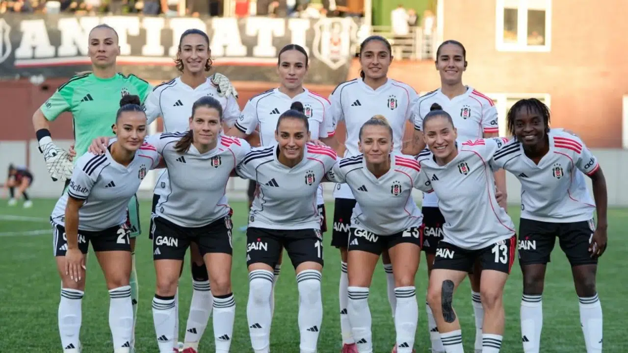 Besiktas Kadin Futbol Takiminda Sampiyonluk Heyecani Gol Ve Transfer