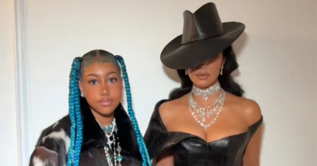 Bugün: Kim Kardashian'ın Met Gala Tarzı Üzerine Global Trend Analizi Bugun Kim Kardashianin Met Gala Tarzi Uzerine Global Trend Analizi