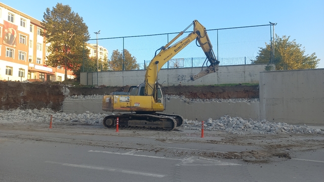 Edirne’de Gazi Osman Paşa Ortaokulu’nda Güvenlik Önlemleri Artırılıyor İstinat Duvarı
