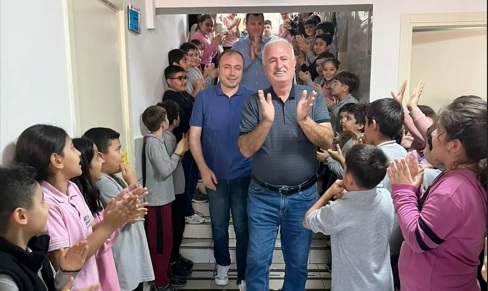 İskenderun Ticaret ve Sanayi Odası İlkokulu’nda Duygusal Veda Niyazi Köse,