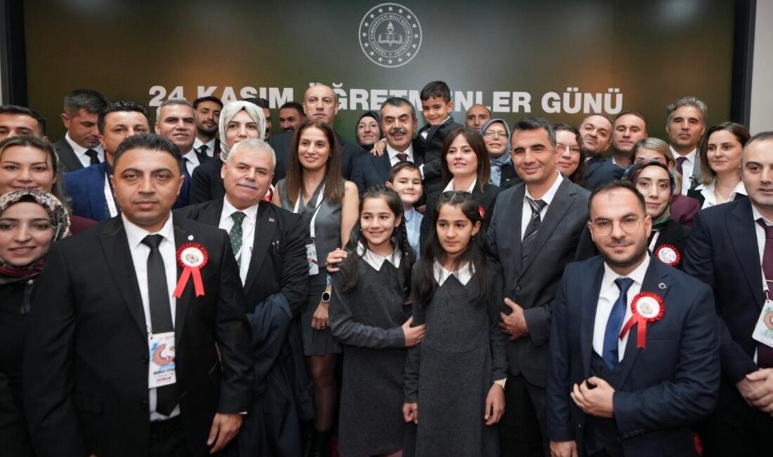 81 İlden Gelen Öğretmenlerle Buluşan Bakan Tekin, Eğitimde Yenilikçi Adımları