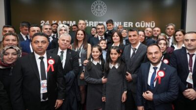 81 İlden Gelen Öğretmenlerle Buluşan Bakan Tekin, Eğitimde Yenilikçi Adımları