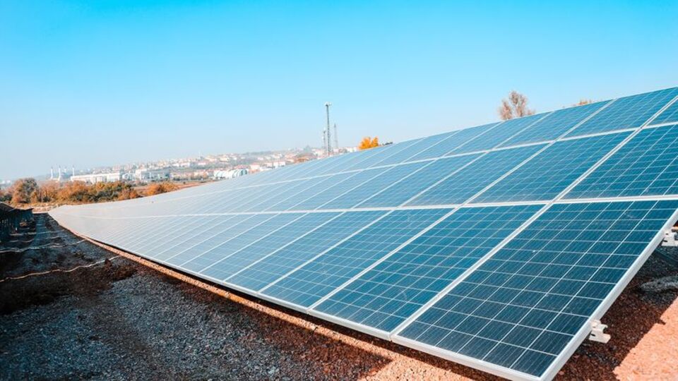 Türkiye’nin Yenilenebilir Enerji Yarışmaları: 650 Megavatlık Güneş Enerjisi Projeleri Giriş: