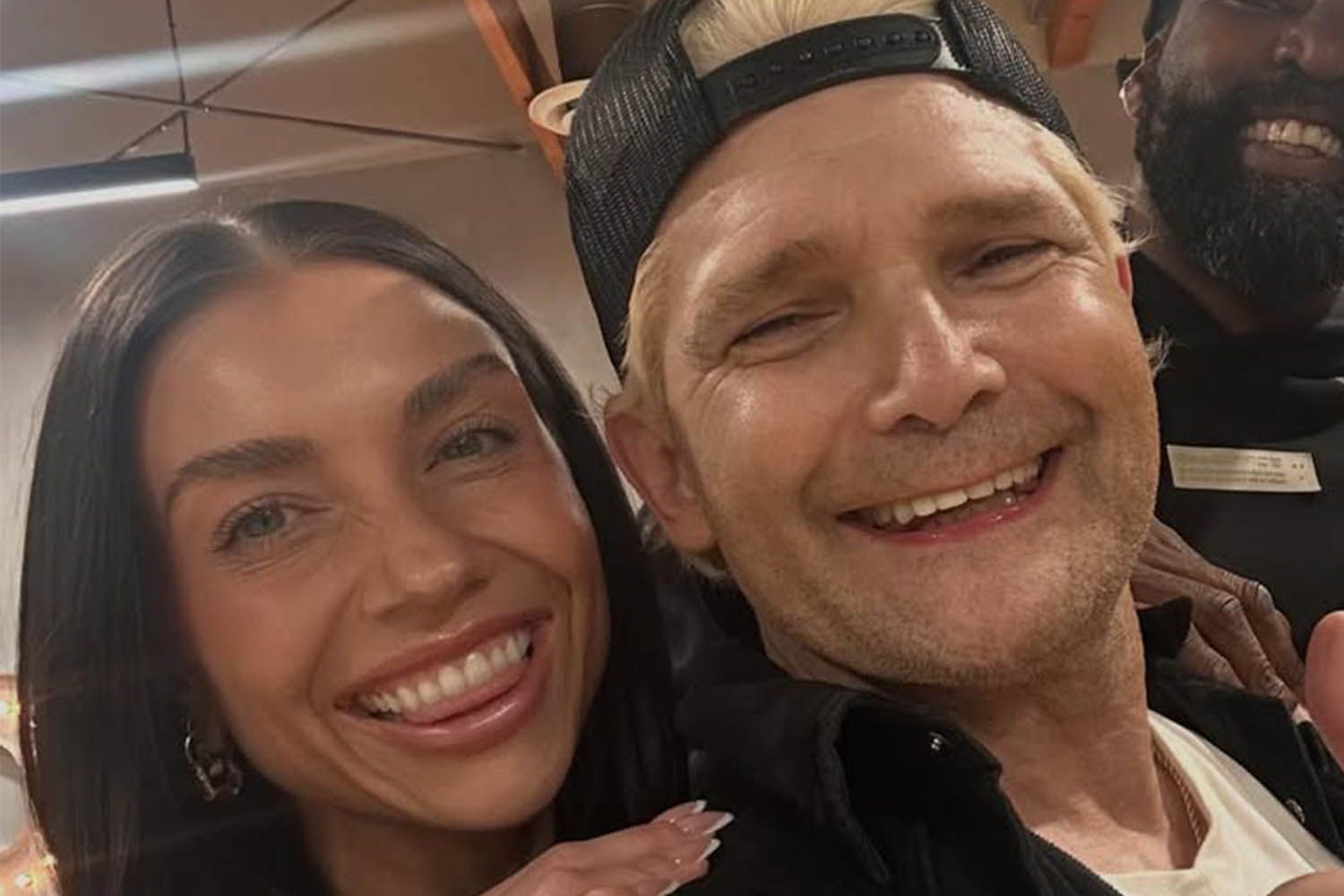 Flaş Gelişme: Corey Feldman ve Jenna Johnson'un Global Raporu Flas Gelisme Corey Feldman ve Jenna Johnsonun Global Raporu
