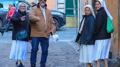 Mel Gibson, Yeni Filmi İçin Roma’da Nunslarla Buluştu Mel Gibson’ın