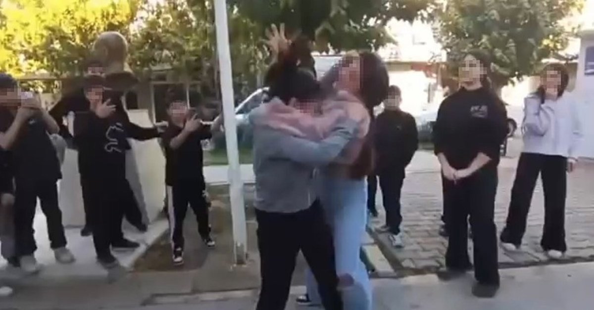 İzmir Okul Bahçesinde Akran Zorbalığı: Tatil Sonrası Sorunlar Izmir Okul Bahcesinde Akran Zorbaligi Tatil Sonrasi Sorunlar