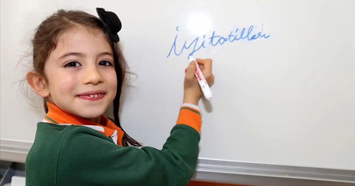 MEB 2025-2026 Tatil Takvimi: 15 Tatile Ne Zaman Başlanacak? MEB 2025 2026 Tatil Takvimi 15 Tatile Ne Zaman Baslanacak