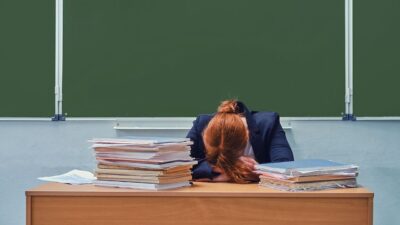 MEB’in Bilgisayar Öğretmenleri: Mutsuzluk ve İş Yükü Sorunu Kodlama Eğitimi