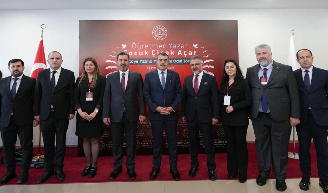 Öğretmen Yazarlar İçin Ödül Töreni: “Öğretmen Yazar, Çocuk Çiçek Açar”