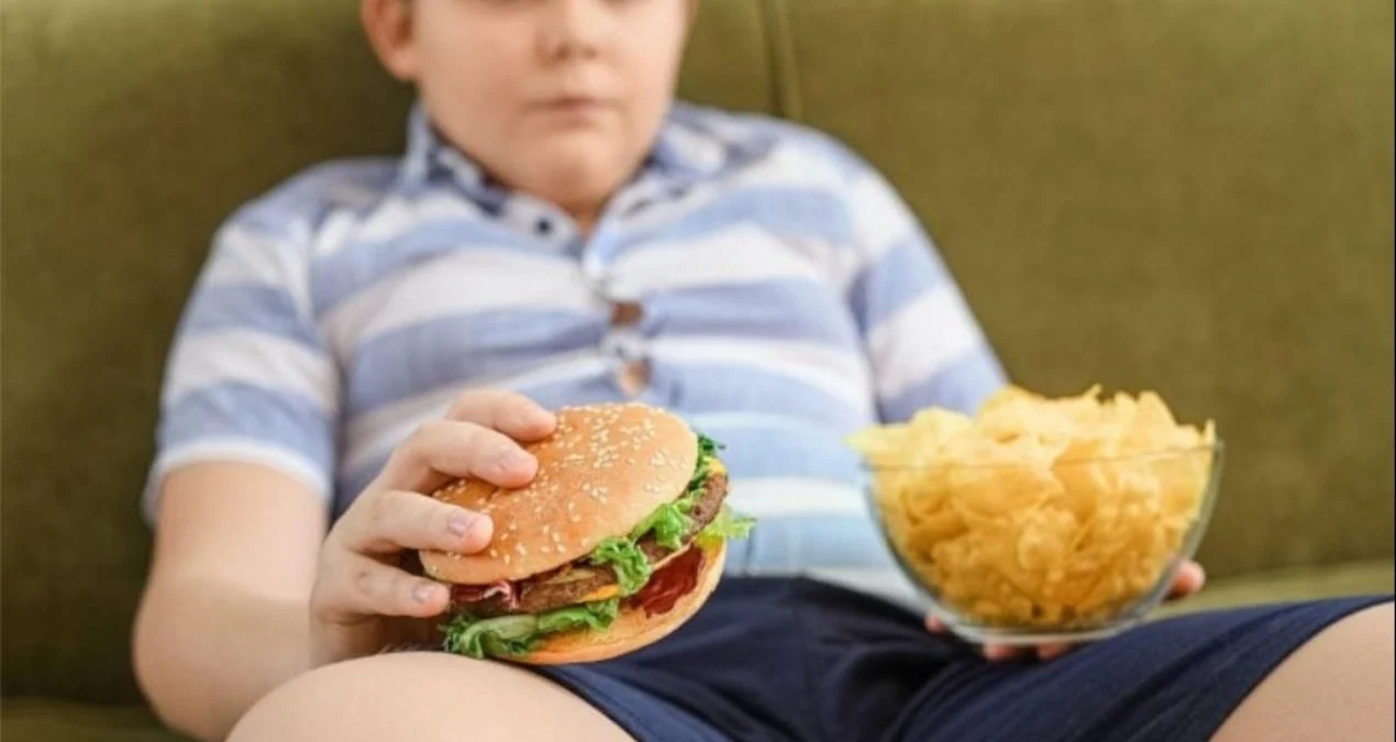 “Obezite Alarm Veriyor: Çocuklarda Acil Sağlık Sorunları” Obezite Alarm Veriyor Cocuklarda Acil Saglik Sorunlari