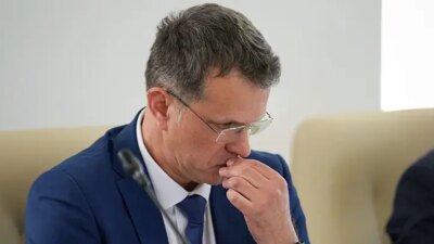 Romanya Savunma Bakanı Ionut Mosteanu İstifa Etti: Eğitim Bilgileri Yanlış