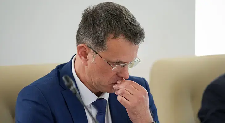 Romanya Savunma Bakanı Ionut Mosteanu İstifa Etti: Eğitim Bilgileri Yanlış