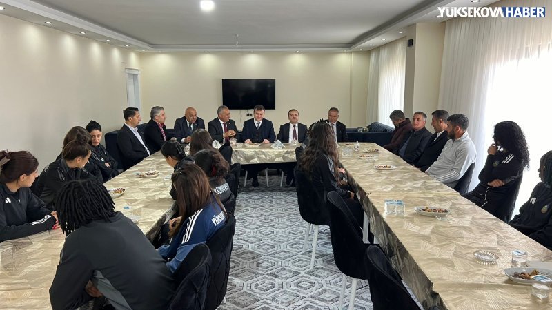 Başsavcı Hazinedaroğlu ve Takım