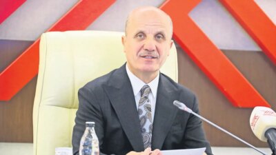 3 Yılda Mezuniyet Dönemi Başlıyor: Yükseköğretimde Yeni Model YÖK, 3