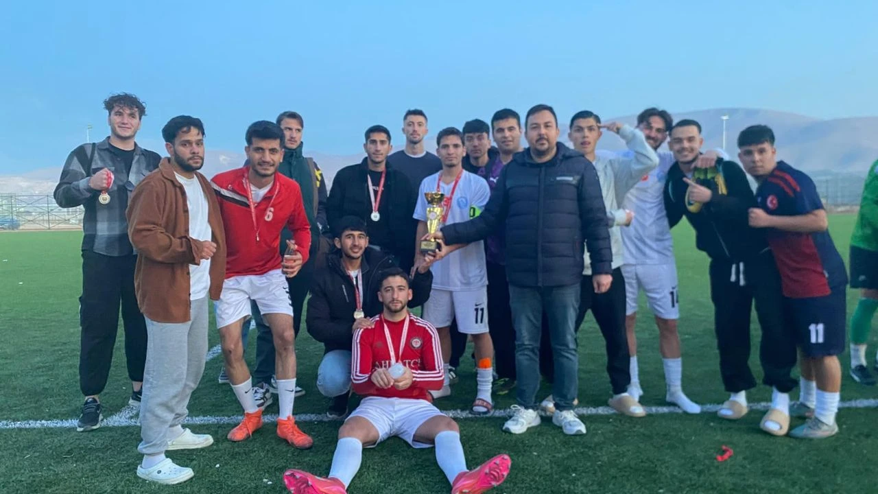 1764951666 Futbolun Zirvesinde 2025 2026 Yurtlig Turnuvasi Sonuclandi