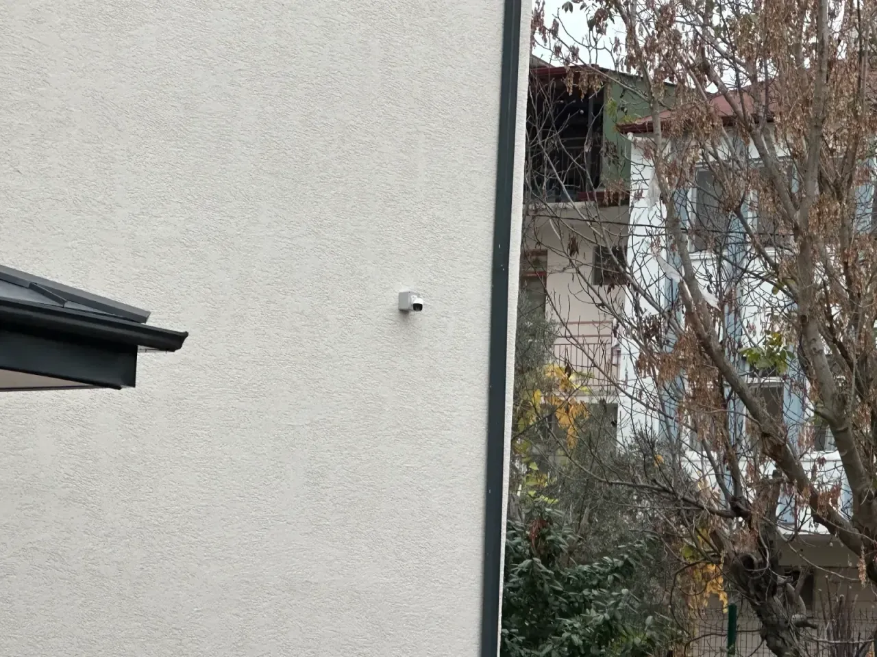 Yeni Okul Binasında Tatil Coşkusu: Veli Toplantıları ve Sınavlar! Yeni binada güvenlik kameraları takıldı