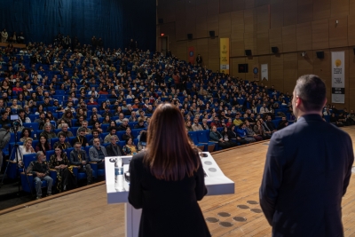 Festival Açılışında Renkli Görüntüler ve Flaş Gelişmeler Bu yılki festivalin
