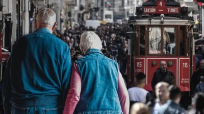 Türkiye’de Doğum Oranları Düşüyor: Genç Nüfus Azalırken Gelecekteki Etkileri Doğurganlık