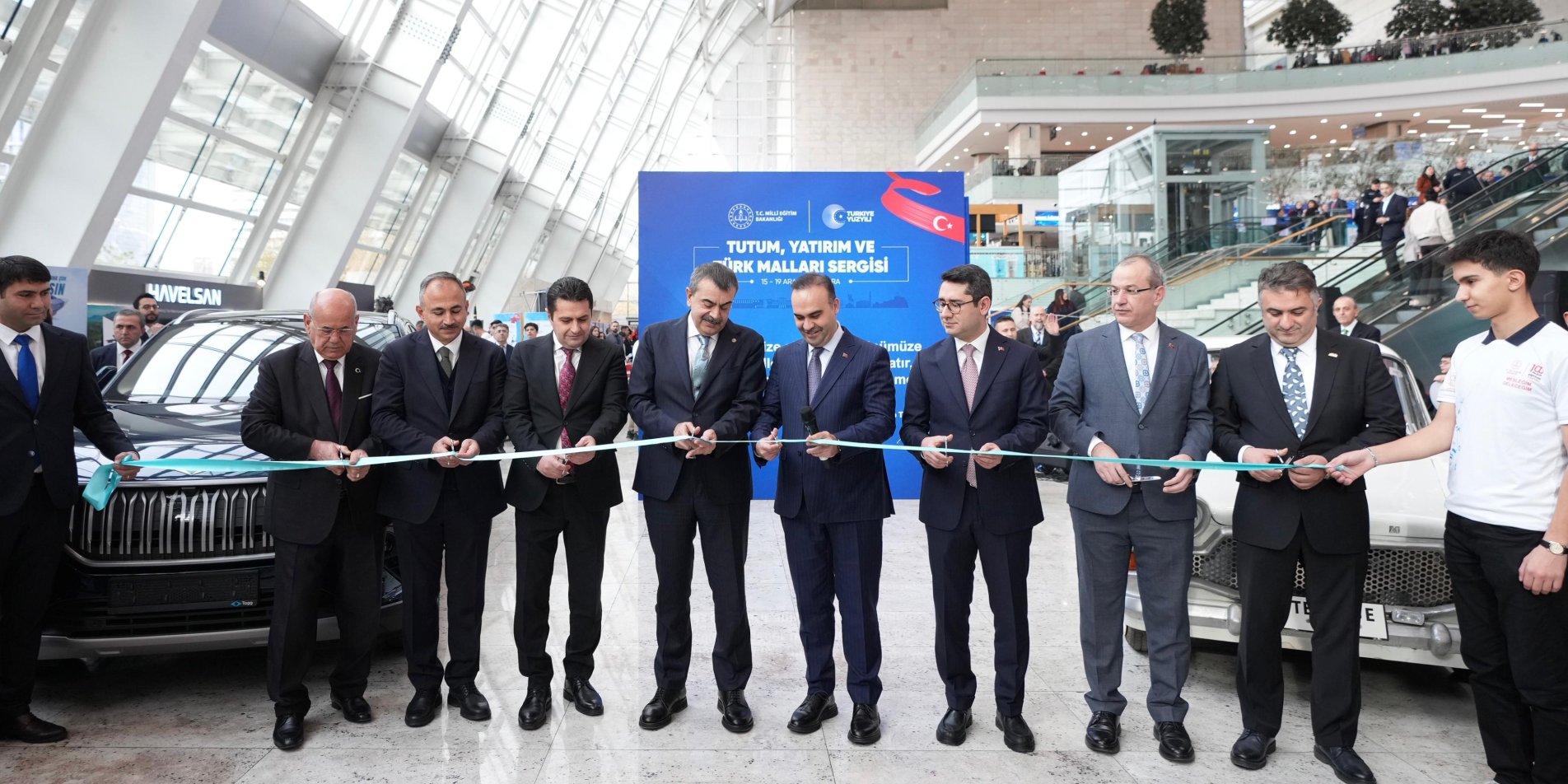 Bakan Tekin ve Bakan Kacır, Eğitimde Türk Malları Haftası'nda Buluştu BAKAN TEKİN VE BAKAN KACIR,