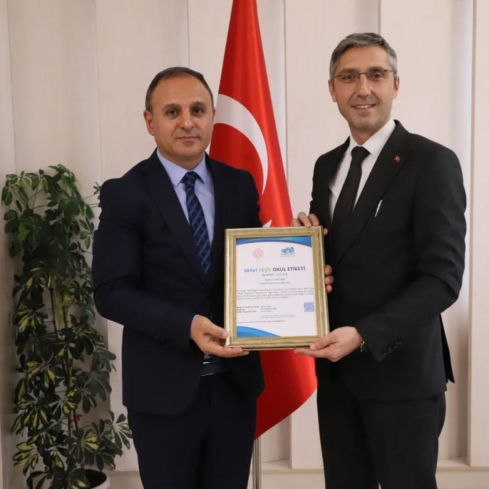 Bayburt'ta İki Okul 'Mavi Yeşil Okul' Unvanıyla Çevre Bilincini Artırdı! Mavi Yeşil Okul Belgesi Töreni