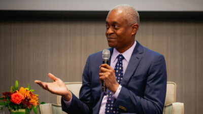 Atlanta Fed Başkanı Bostic’ten Enflasyon Uyarısı: Yüksek Fiyat Baskıları 2026’ya