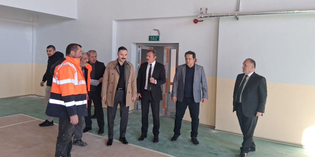 Deprem güçlendirmesi yapılan eğitim kurumlarını inceledi