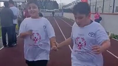 Silivri’de Özel Eğitim Öğrencisinden Tüyler Üürtücü Bir Dayanışma Örneği Koşu