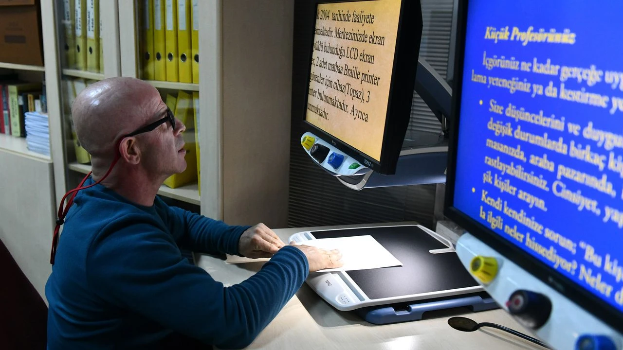 Egitimde Firsat Esitligi Gorme Engelliler Icin Ucretsiz Egitim Imkanlari