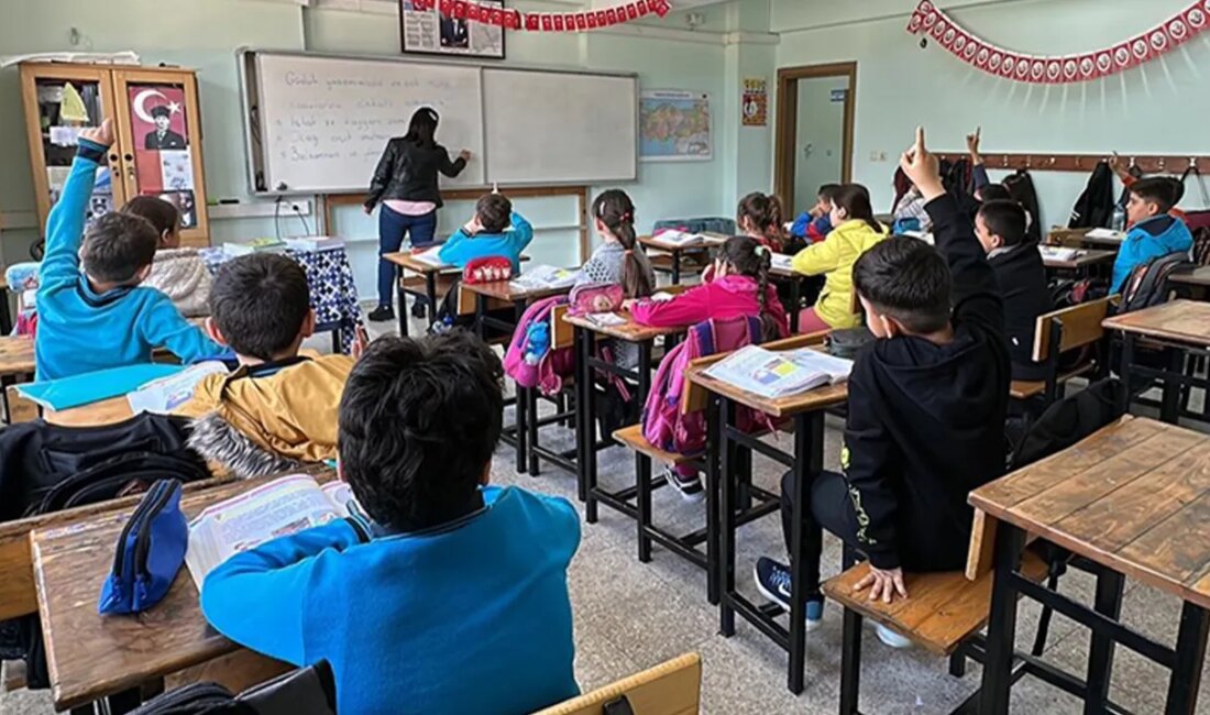 Öğretmenlik Mesleğine İlgi Nagatif Trendde: Gençler Neden Uzaklaşıyor? Eğitimdeki Prestij