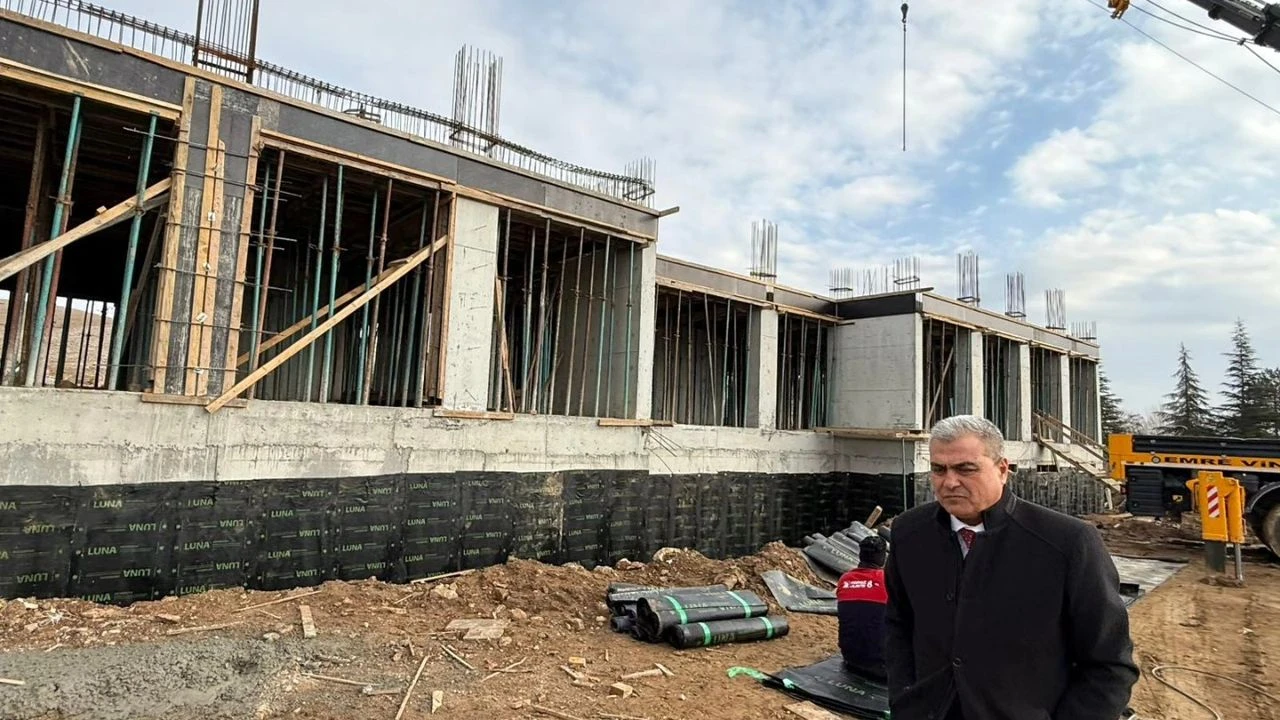 Eğitimde Yeni Dönem: Milli Eğitim Müdürü Özdemir İnşaatı İnceledi Egitimde Yeni Donem Milli Egitim Muduru Ozdemir Insaati Inceledi