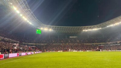 Gündem: Eskişehirspor Taraftarından Büyük Destek Maç Öncesi Hızla Tükenen Biletler