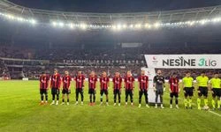 Eskişehirspor Taraftarından Son Dakika Gelişmesi: Tepkiler Şimdiden Başladı! Eskişehirspor ilk yarıda fırtına gibi esti