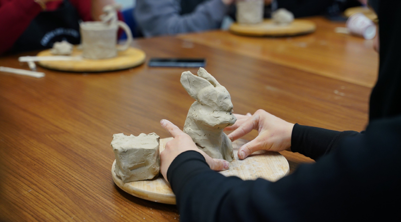 Karagümrük’te Heykel Çalışmalarıyla El Emeği ve Sanat Buluşuyor KARINCA El