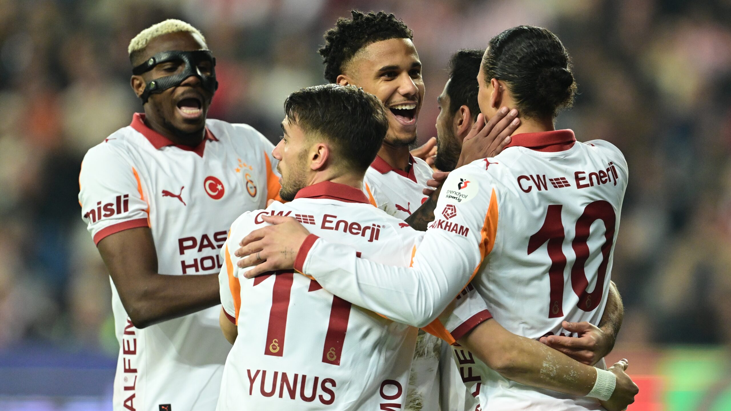 Galatasaray Yıldızlarla Şampiyonluk İçin Gol Peşinde! TRTSpor