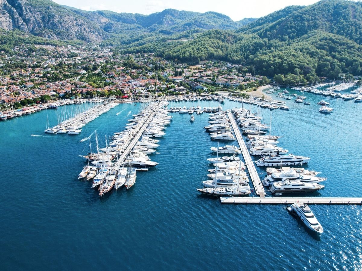 Koc Holding Enflasyon Ortaminda Iki Marina ve Otel Isletmesini Devraldi