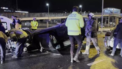 Flaş Gelişme: Küçükçekmece’de Zincirleme Kaza Kaza Detayları Küçükçekmece Cennet Mahallesi’nde,