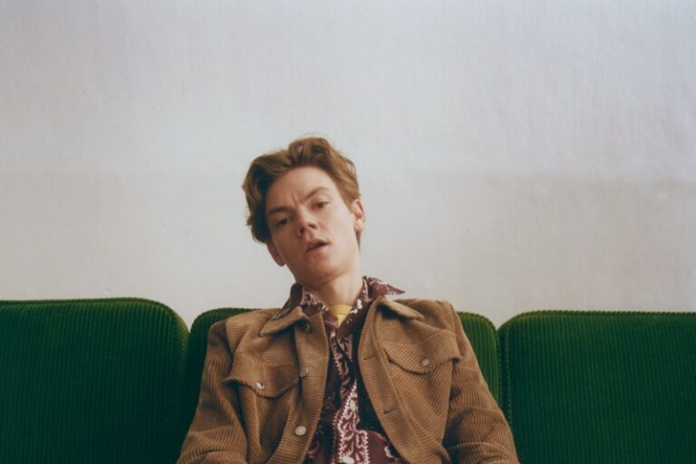 Thomas Brodie-Sangster: Romantizmin Geride Kalan Günleri H2: Sam Karakteriyle Sevilerek