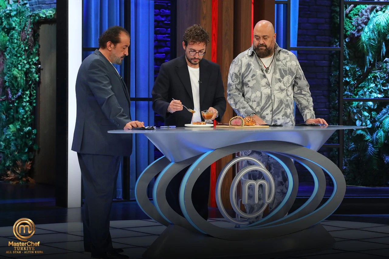 MasterChef 2025 All Star: Altın Kupa Kaptanı Kim Olacak? Takımlar ve Jüri Kararları! MasterChef 7 Aralık 2025 All Star Altın Kupa Kaptanlık Oyununu Kim Kazandı? Mavi Takım Kaptanı Kim Oldu? İşte Takımlar ve Tüm Detaylar!