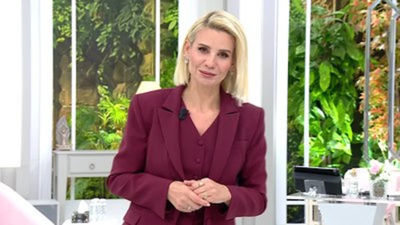 MasterChef'te Final Gecesi: Esra Erol, Eleme ve Jüri Kararı! MasterChefte Final Gecesi Esra Erol Eleme ve Juri Karari