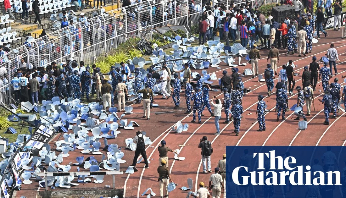 Lionel Messi’nin Hindistan Turu Kaotik Başladı: Taraftarlar Koltukları Yıktı Messi’nin